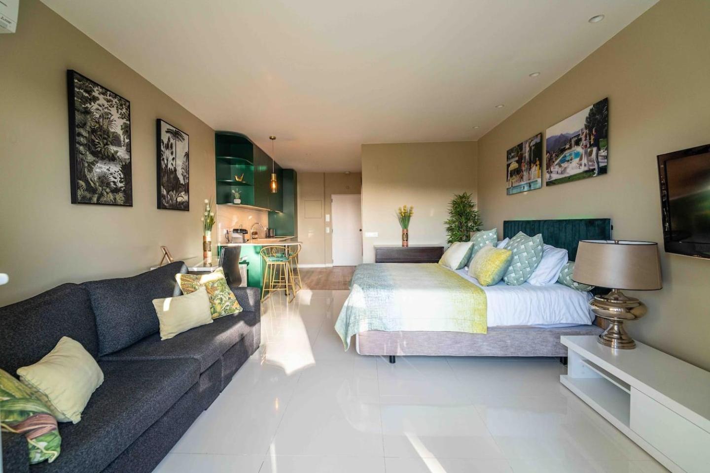 Sea View W Balcony 2 Mins Walk To Beach & Casino Estoril Exterior photo